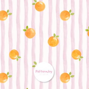 Pode incluir: Padrão de aquarela com frutas laranja e folhas verdes em um fundo de listras verticais rosa. O design inclui o texto "PatternJoy studio" em um círculo branco.