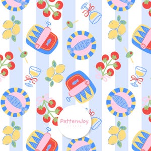 Pode incluir: Um padrão extravagante com sardinhas, limões, azeitonas, tomates e taças de vinho sobre um fundo listrado. O design inclui ilustrações coloridas de sardinhas enlatadas, pratos com peixe e cachos de tomates. A paleta de cores inclui azul, vermelho, amarelo e verde.