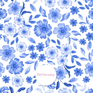 Pode incluir: Um padrão contínuo com flores e folhas azuis sobre um fundo branco. O design apresenta flores e folhagens de vários tamanhos, criando uma impressão floral. O logotipo PatternJoy Studio está em um círculo branco.