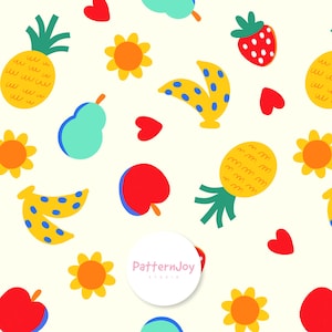 Pode incluir: Um padrão lúdico com ilustrações vibrantes de frutas e flores. O design apresenta abacaxis amarelos, bananas, morangos e flores em tons de laranja e amarelo, juntamente com corações vermelhos e uma pera. O logotipo do estúdio PatternJoy também é visível.