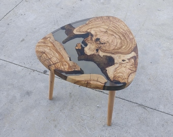 Table basse faite main en bois d'olivier époxy : meubles modernes en résine