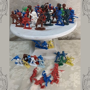 Huge Lot Of Vintage Cowboys & Indians Plastic Toy Figures 2&quot; 53 Total Mixed Native Americans