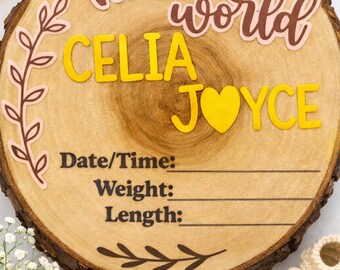 Letrero de madera personalizado para anunciar el nacimiento de un bebé: recuerdo de "Hola mundo"