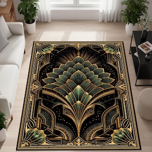 Könnte beinhalten: Ein rechteckiger Teppich mit schwarzem Hintergrund und einem symmetrischen, fächerförmigen Zentralmotiv in Dunkelgrün und Gold. Das Design umfasst komplexe geometrische Ränder und strahlenförmige Linien, die ein strukturiertes Muster bilden.