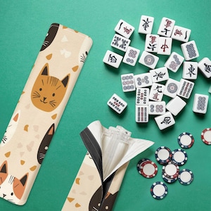 Katt Mahjong Kakelställ Set med 4 med Väska – Söt Akryl Speltillbehör Bärbar Mahjong Set Hållare