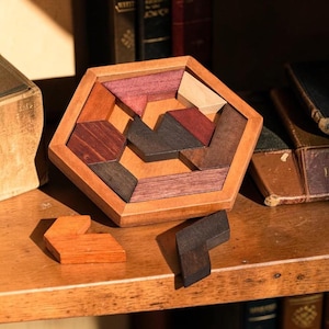 Träpussel med hexagoner och tangram – Montessori-logik, pedagogisk hjärngympa för barn och tonåringar