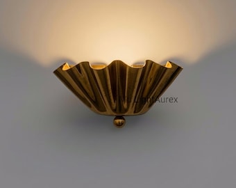 Modern Brass Wall Sconce, Scalloped Shell Wall Light, Mid Century Wall Lamp, Luxury Bedroom Sconce, Contemporary Gold Wall Lighting