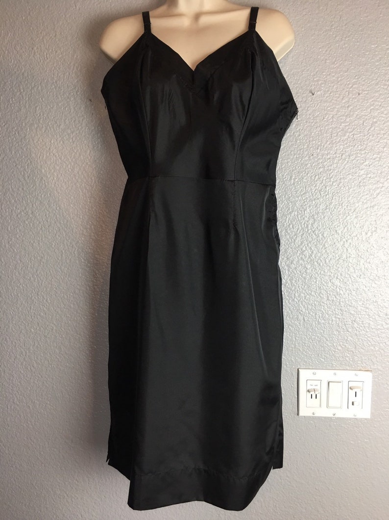 Val Mode Dress Slip Sz 36 Black with Zipper