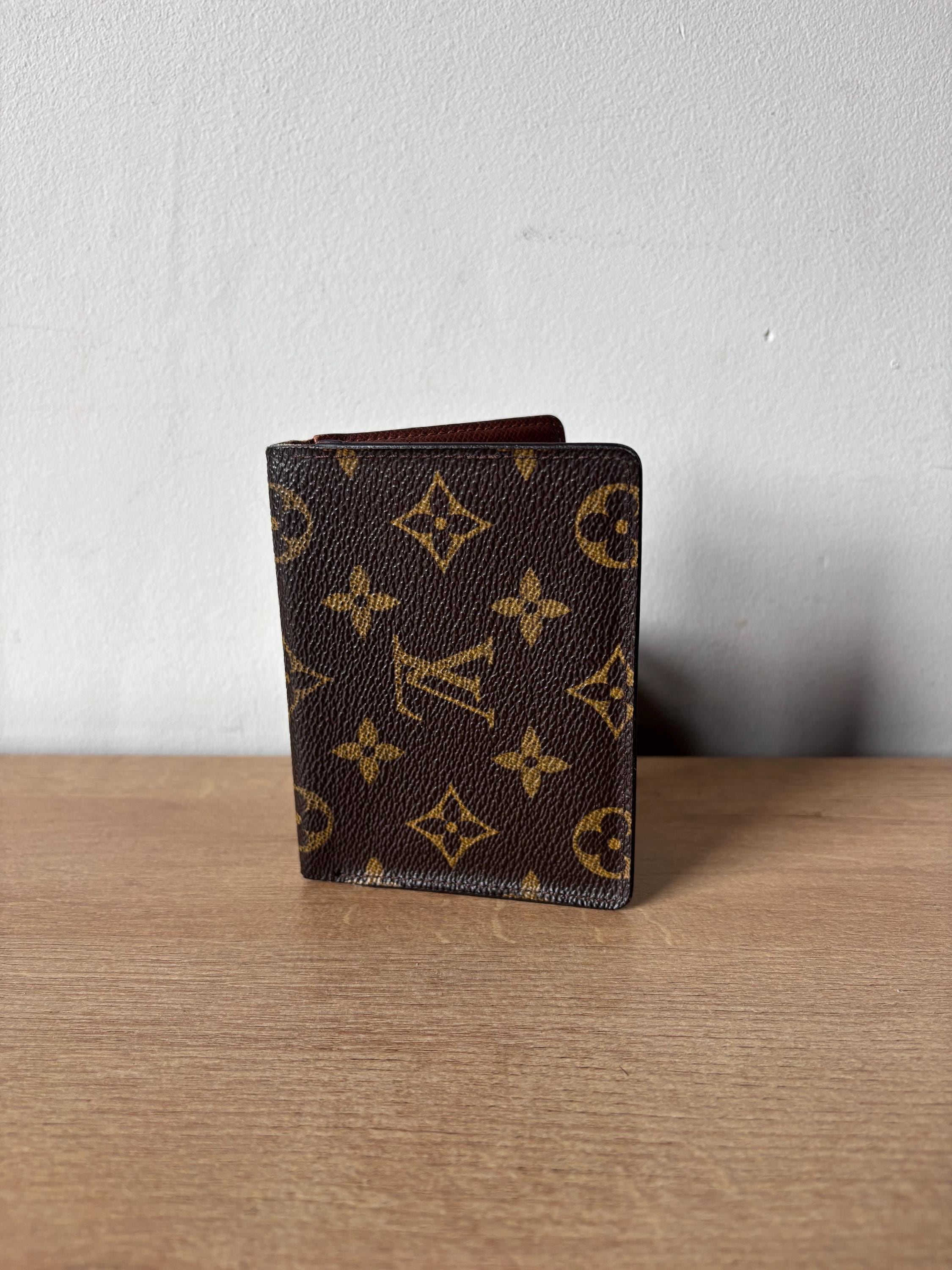 Louis vuitton passport cover - Etsy 日本