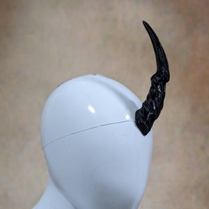 Lightweight Costume Unicorn Horn image 1