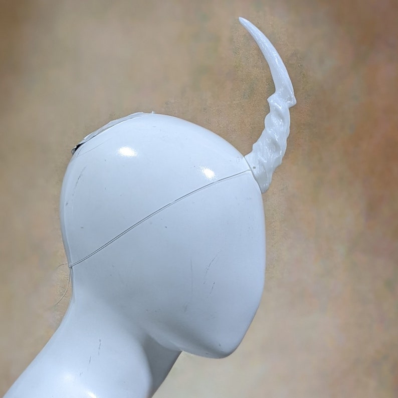 Lightweight Costume Unicorn Horn image 4