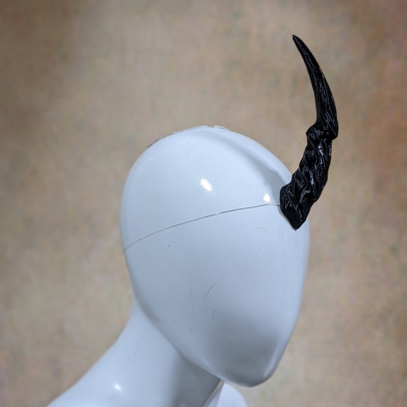 Lightweight Costume Unicorn Horn image 1