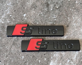 2x Loghi/Emblemi Sportivi Nero Lucido per Parafango Laterale - Emblema Adesivo 7x1,5cm - Finitura S-line Compatibile con A1 A3 A4 A5 A6 A7 Q3 Q5 TT
