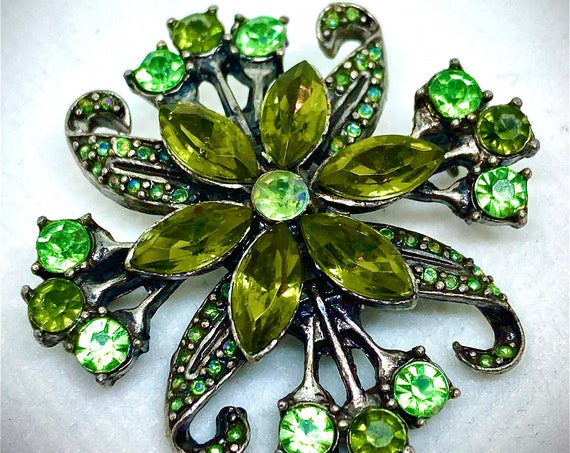 Vintage Rhinestone Flower Brooch, Vintage Brooch, Vintage Pin, Vintage Lapel, Green Rhinestone Pin, Flower Brooch, Weddings
