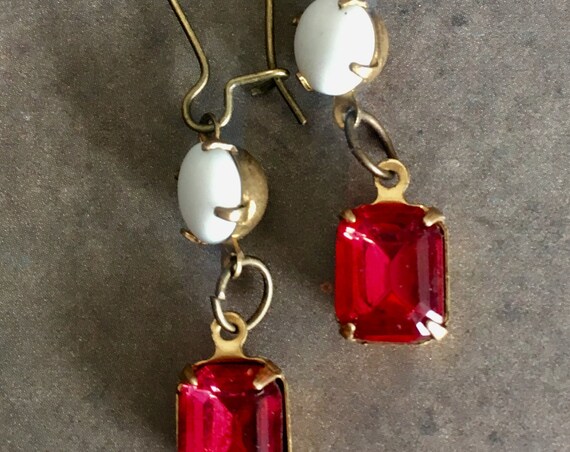 Jewelry, Earrings for Women, Dangle and Drop Earrings, Swarovski Earrings, Red and White Earrings, Vintage Jewelry, Vintage Earrings