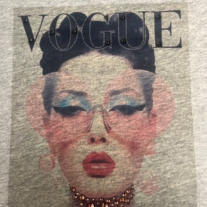 Handgemaakt Retro Lady Vogue T-shirt voor dames met authentieke Swarovski-kristallen afbeelding 6