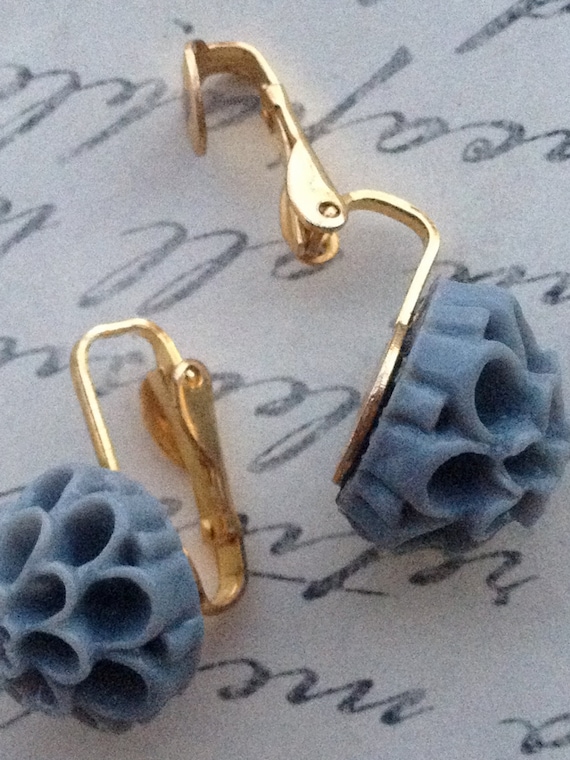 Flower Earrings, Clip On Earrings, Vintage Style Earrings, Gray Flower Earrings, Clip On Earrings, Earrings for Women