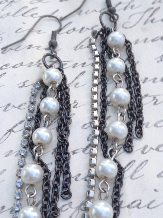 Metal Chain and Pearl Earrings, Earrings for Women, Long Earrings, Fashion