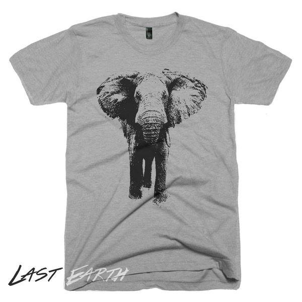 Camiseta com estampa de elefante africano em investida, camiseta estilosa com estampa de zoológico para homens, mulheres, crianças e bebês, camiseta combinando para toda a família.
