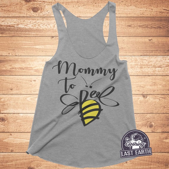 Womens Mom To Be Shirt Mommy To Bee Pregnancy Announcement Gift Womens Mom To Be Shirt Mommy To Bee Pregnancy Announcement Gift