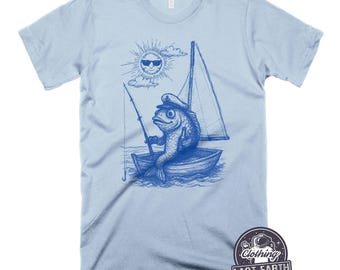 Grappig T-shirt met een vis op een zeilboot – Nautisch reddingsvest-T-shirt