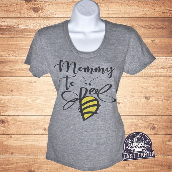 Womens Mom To Be Shirt Mommy To Bee Pregnancy Announcement Gift Womens Mom To Be Shirt Mommy To Bee Pregnancy Announcement Gift