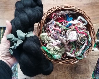 Scraps And Merino Wool - SuRpRiSe RECYCLED Yarn Thread Fibre Scrap And Black Merino Wool Tops Rainbow Scrap Yarn Spinning Art Batt Art Yarn