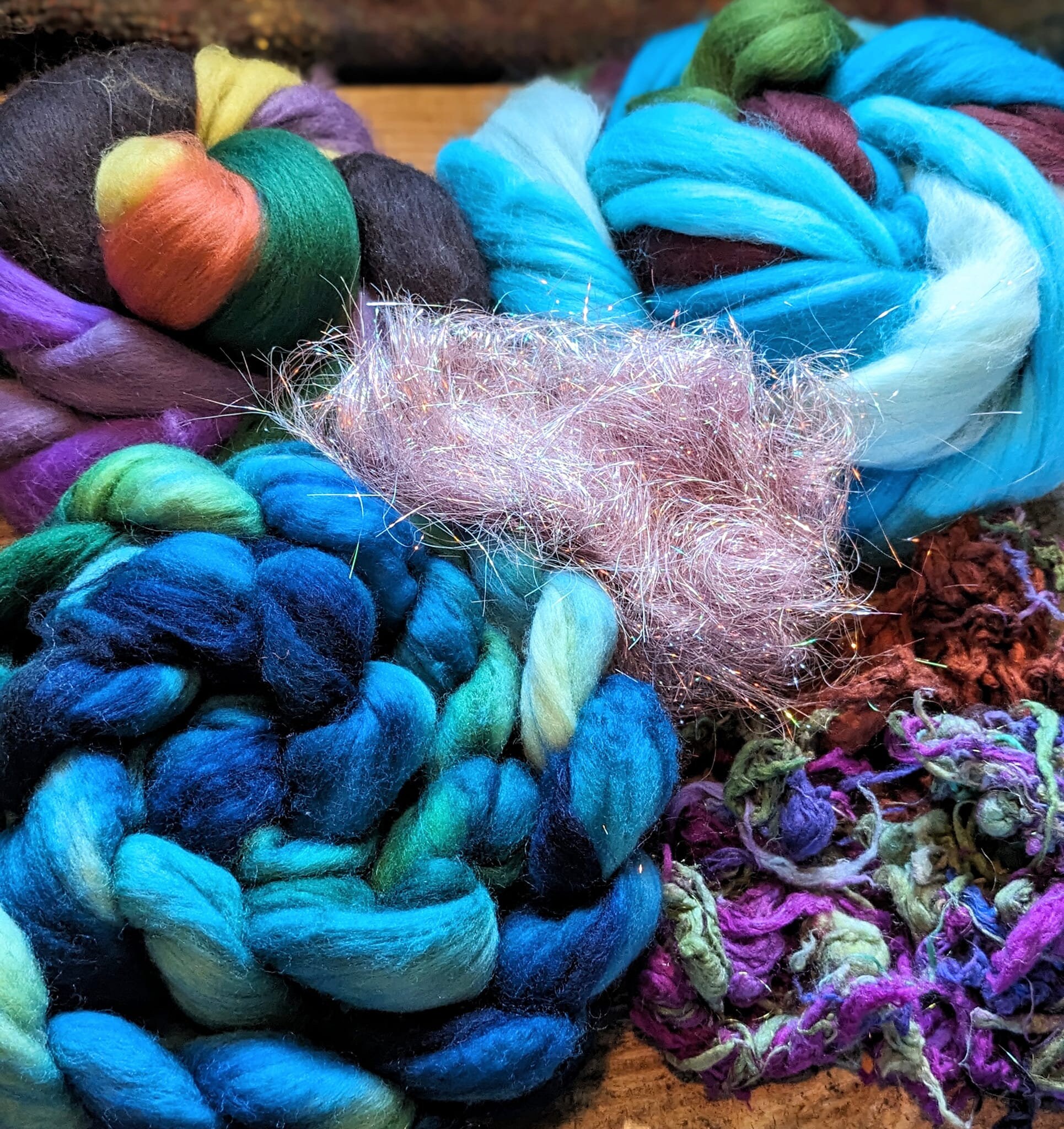 Big Fiber Goodie Bag - Random Colours Spinning Fibre Hand Dyed Merino ...