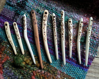 ONE Wooden Weaving Needle - Wildcrafted Magical Tapestry Weaving Nalbinding Yarn Bodkin Forest Fiber Art Knitting Needles Loom Wool Craft