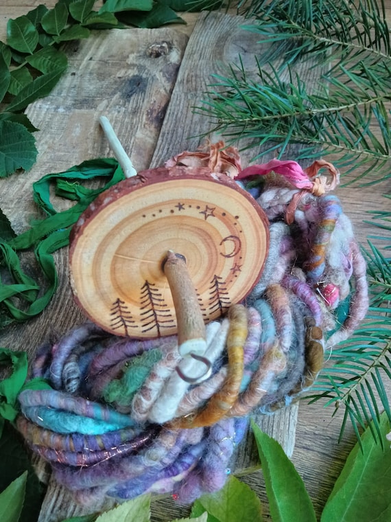 Bio-Wool  Green 07 — Loom + Spindle