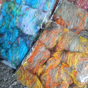 Mini Art Batts - handgefärbte oder natürliche Wolle mit recycelter Seide Spinnfaser Faser Kammzug Merino Shetland Art Yarn Handgesponnenes Garn
