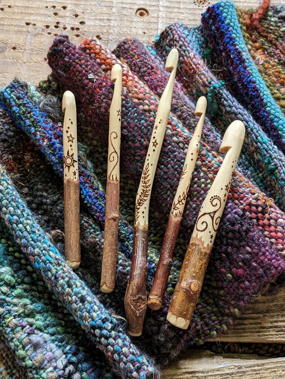 Wooden Crochet Hooks Set of 13 Set 3.5mm to 16mm Natural 