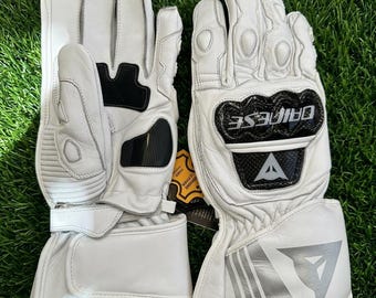 Genuine Leather Motorbike Gloves for Professional Riders – Ergonomic Biker Protection