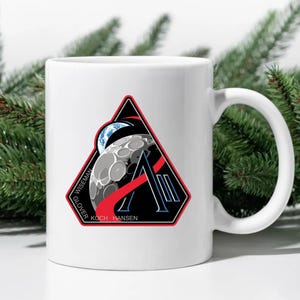 Artemis II Mission Patch Mug, NASA Moon Mission 2026 Crew Gift, Astronaut Wiseman Glover Koch Hansen Space Coffee Cup, Science Teacher Gift