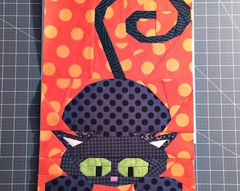 Crouching Cat Paper Piecing Pattern, PDF