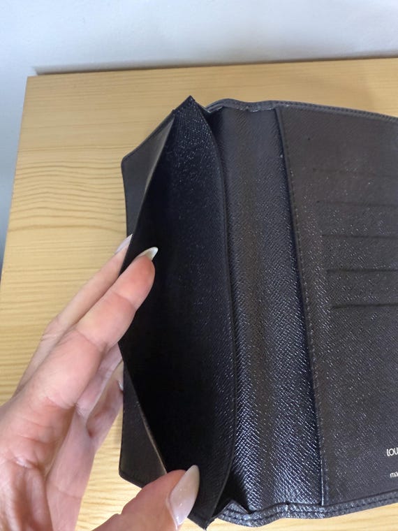 AUTHENTIC LOUIS VUITTON Black Brazza Leather Men’… - image 6