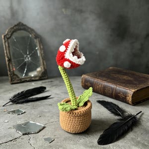 Crochet Carnivorous Plant, Handmade Fantasy Plant Plush, Monster Flower in Pot, Gamer Desk Decor, Cute Spooky Plant Gift