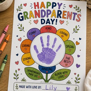 Puede incluir: Una hoja de papel artesanal blanca titulada HAPPY GRANDPARENTS DAY! con una huella de mano morada dentro de un gráfico de flor. Los pétalos contienen palabras como KIND, LOVING, SPECIAL, THE BEST, AMAZING, STRONG, CARING y FUNNY.