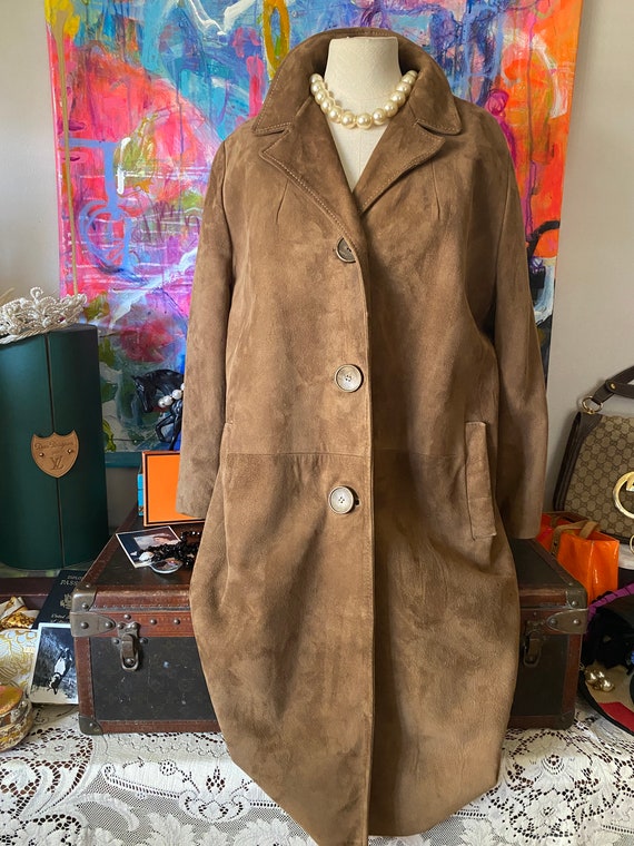 Gorgeous Retro Vintage Brown Suede Coat Designer … - image 8