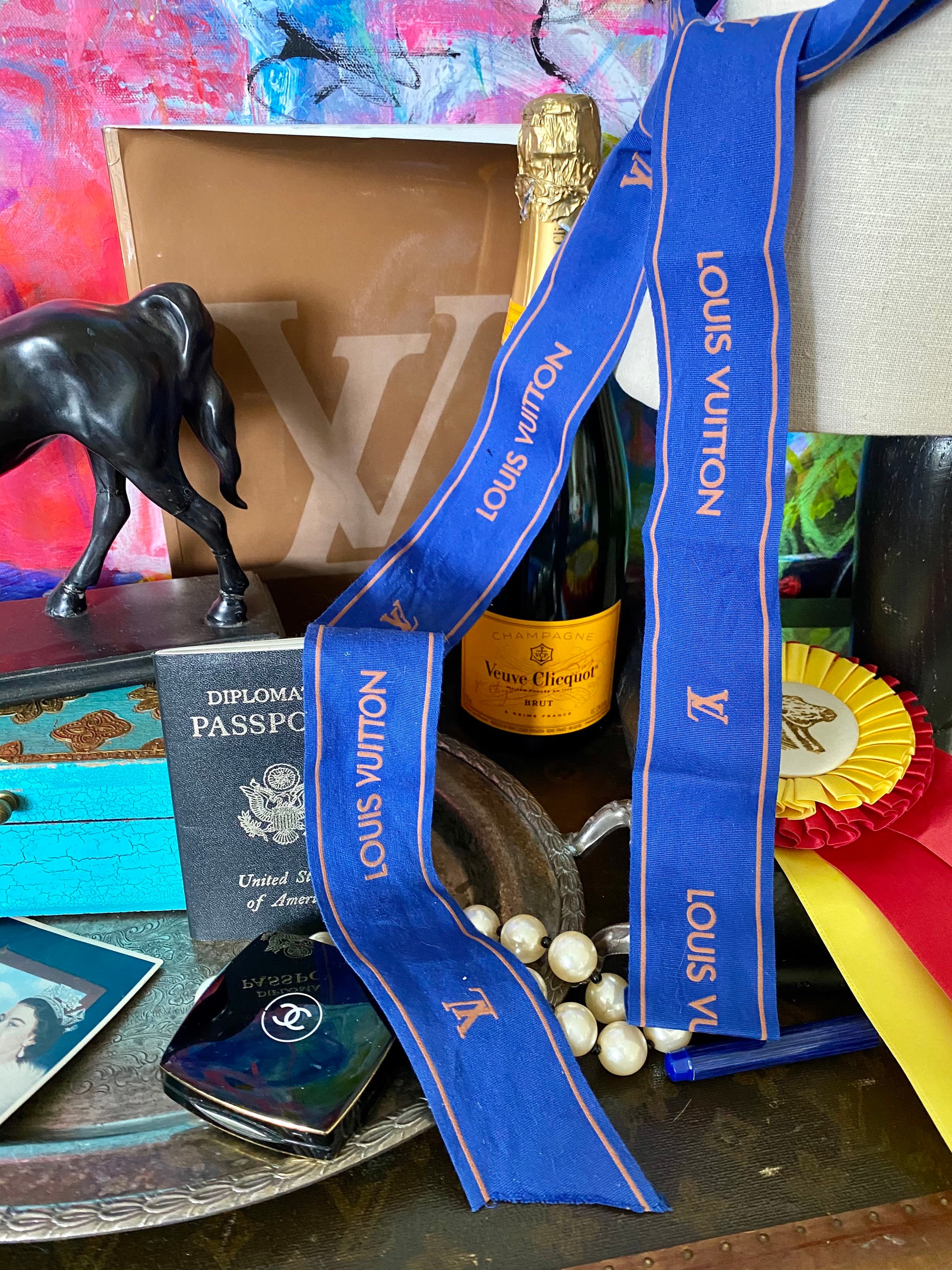 Rare Vintage LOUIS VUITTON Wide Blue / Gold Gift RIBBON  display picture 3