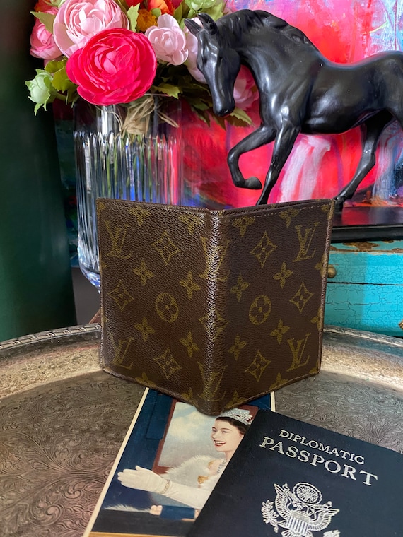 lv wallet with flower