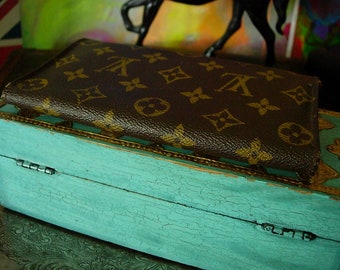 Louis Vuitton Vintage Monogram Canavs Porte Yen Wallet - FINAL SALE (S –  LuxeDH