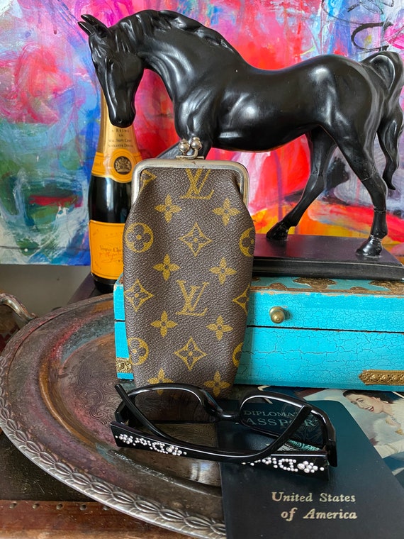 Louis Vuitton Sunglass Case  Sunglasses case, Louis vuitton, Vuitton