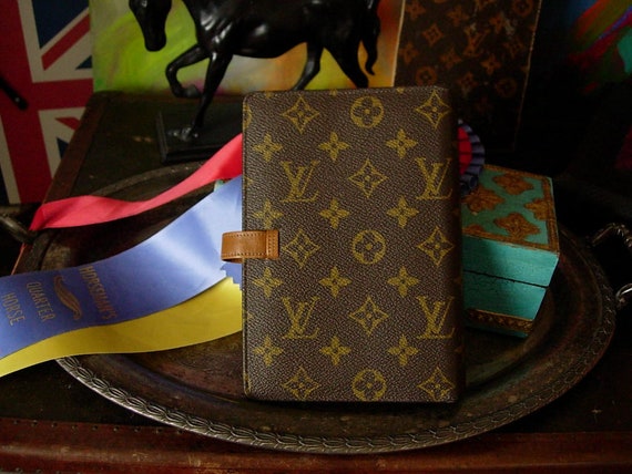 LOUIS VUITTON Saks Fifth Avenue 