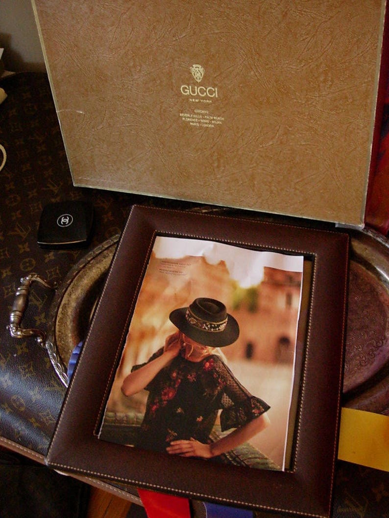 Ultra Rare Vintage Authentic Gucci Leather Equestrian Picture Photo Art Frame Desk Home Office Accessory Handsome Luxury Decor Piece In Box