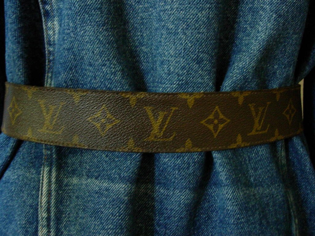 Vintage Ultra RARE LOUIS VUITTON Saks Monogram Belt Wardrobe Accessory LV 32