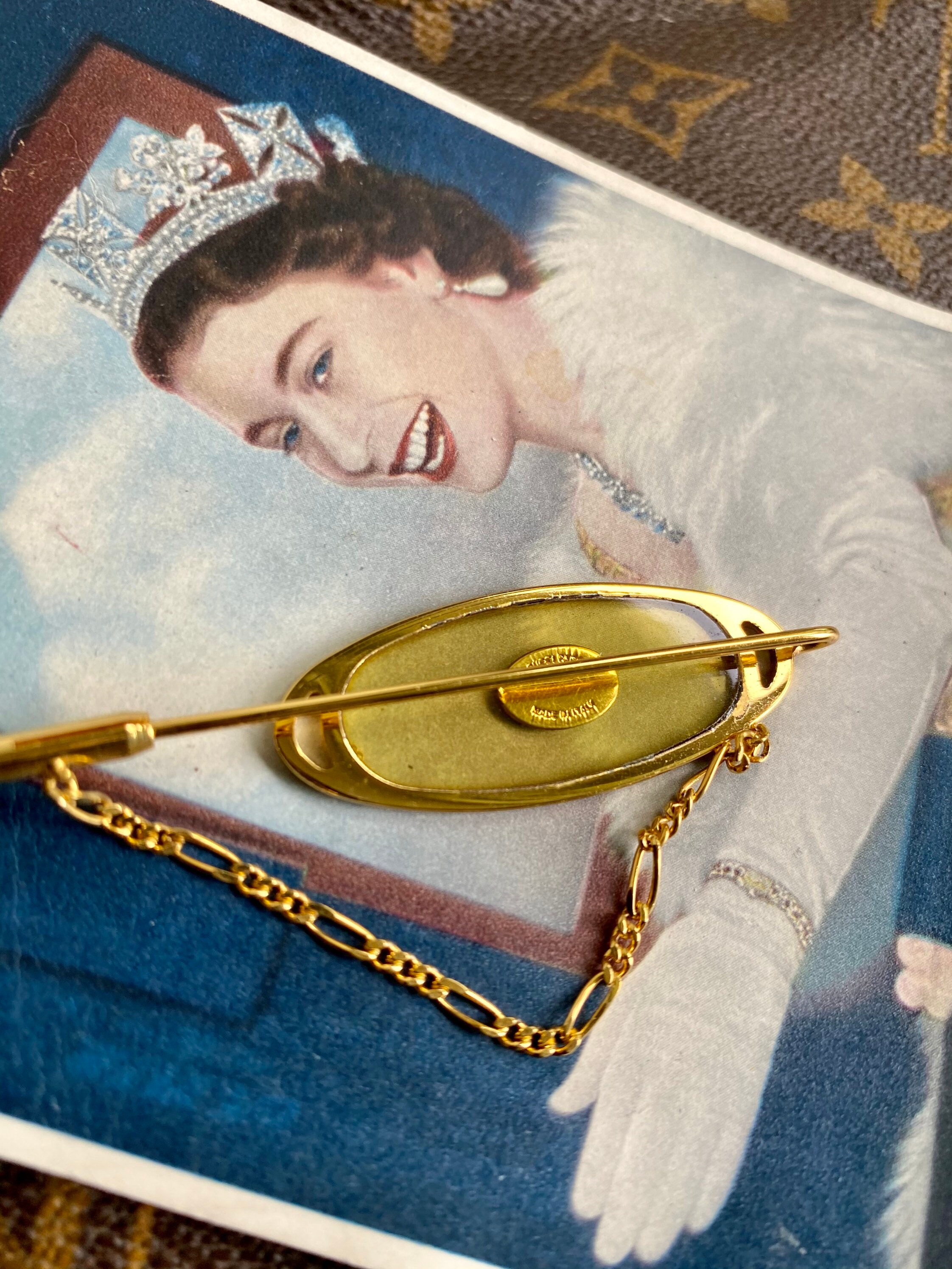 RARE Vintage GUCCI Gold and Lucite Lapel Scarf Statement PIN