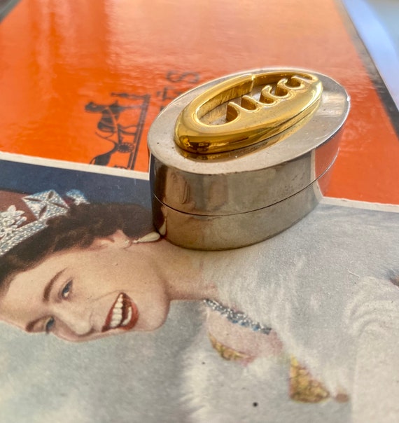 Rare Vintage GUCCI Silver LOGO Pill Box Designer Luxu… Gem