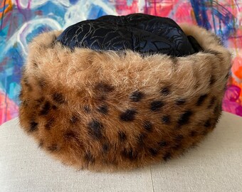 Beautiful Vintage Designer Fur Hat … Stunning and so Audrey  display picture 2