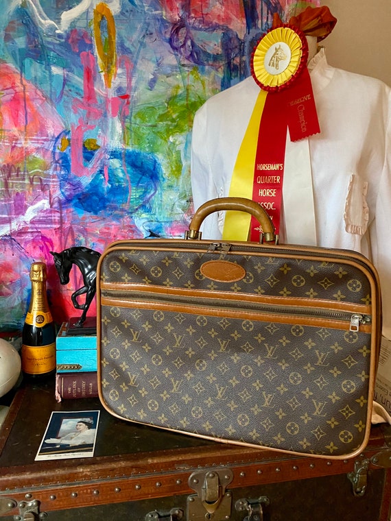 100% Authentic Louis Vuitton luggage set. Carry on - Depop